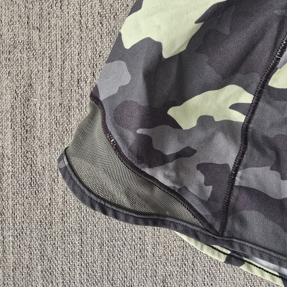 Lululemon Camo Print Running Women's Shorts Sz 4 Tall - Picture 3 of 8
